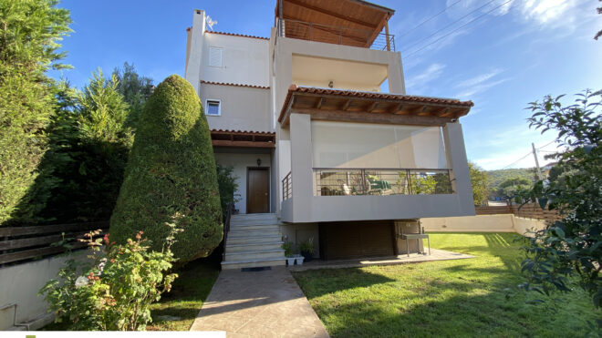 Semi-detached maisonette in Vari